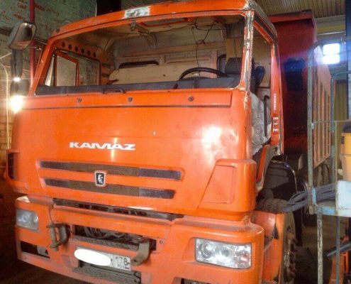 Кабина грузовой машины